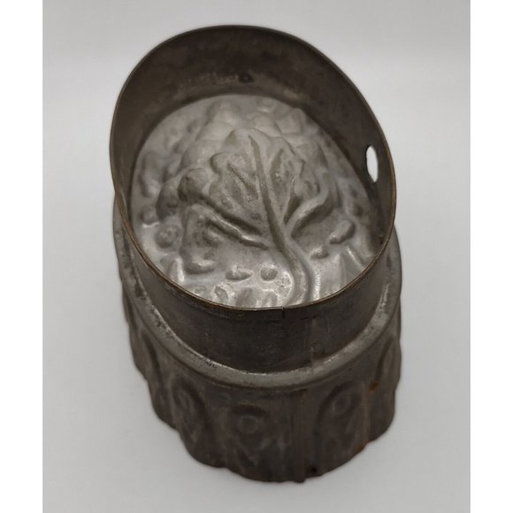 ANTIQUE PRIMITIVE SWEETMEAT TIN MOLD GRAPE CLUSTER 19th CENTURY VINTAGE JELLO - Picture 3 of 6